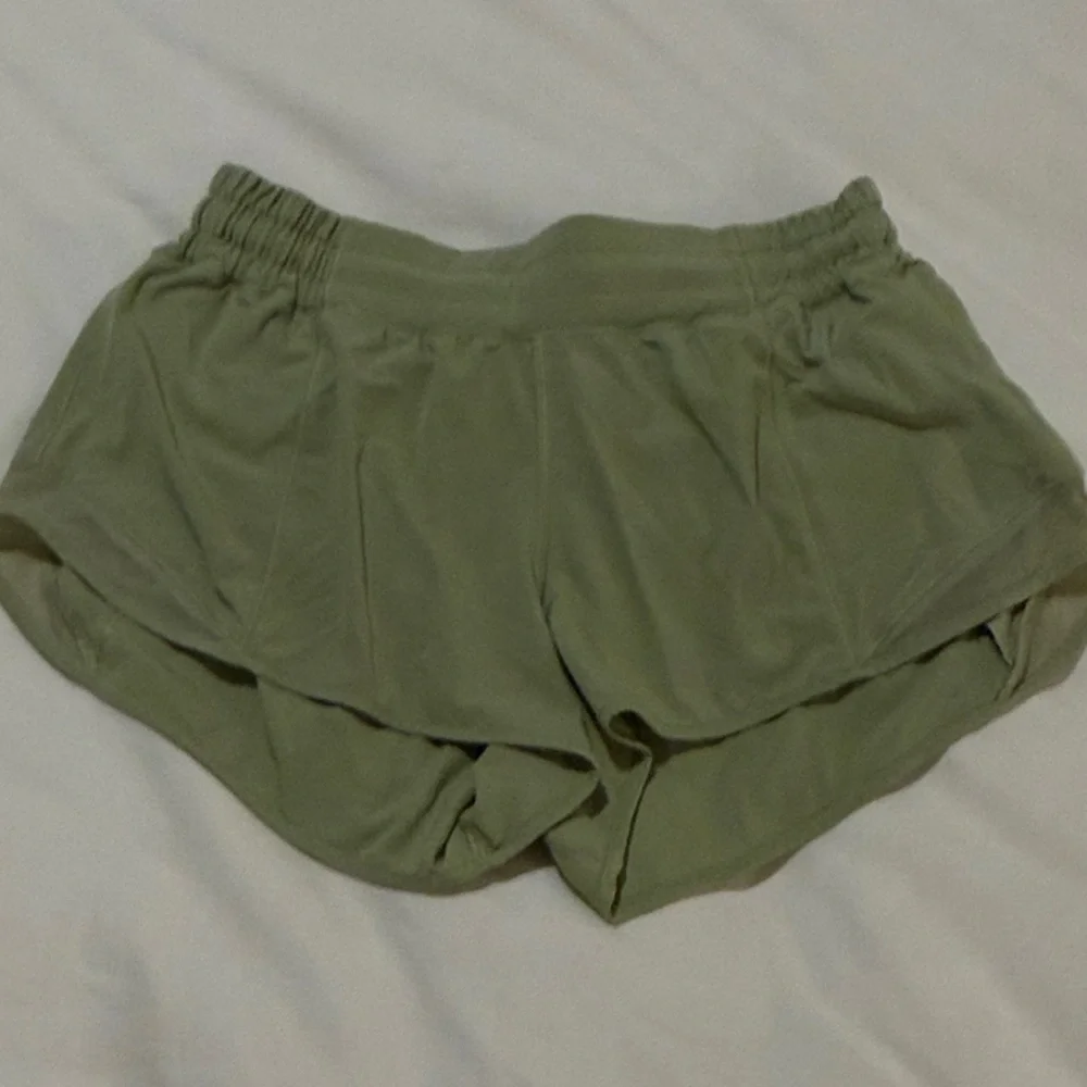 5 pairs of Lululemon Hotty Hot shorts - Multiple Colors - Picture 4 of 11
